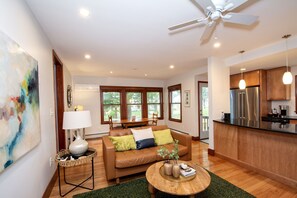 Living room & dining area