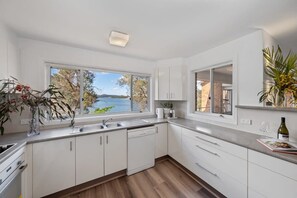 Fully Equipped Kitchen - open plan