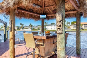 Tiki hut