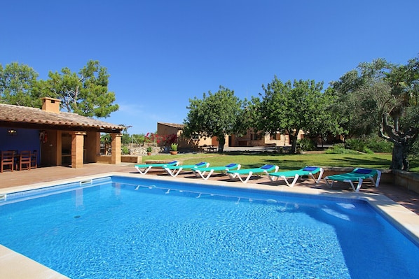 Swimming pool