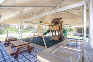 Children’s play area – outdoor