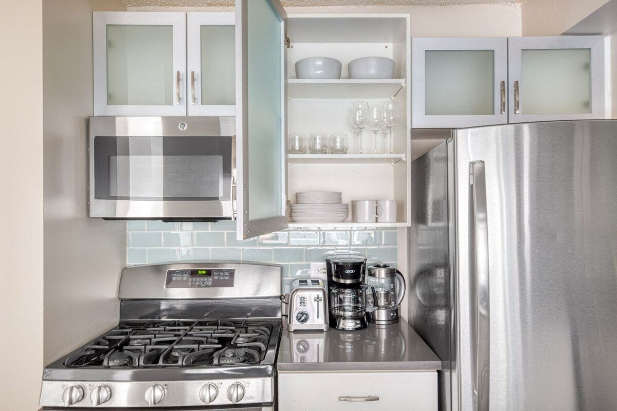 Sunny UWS 1BR w/ Gym, Doorman & Elevator, nr Central Park, by Blueground