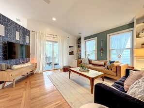 Living Room (2)