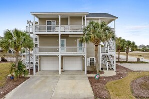 Outside Exterior & Garage