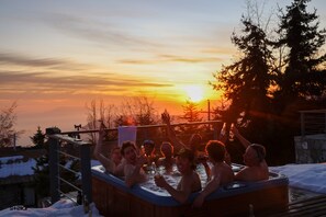 Casa Farellones Lower Apartment Hot Tub