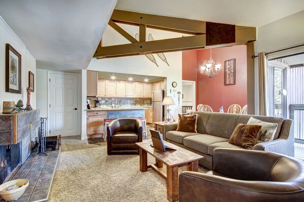 Living Room, Furniture, Indoors, Home Decor, Couch