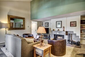 Living Room, Indoors, Furniture, Couch, Home Decor