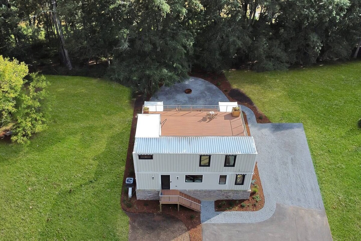 Unique Container House on the Etowah River!