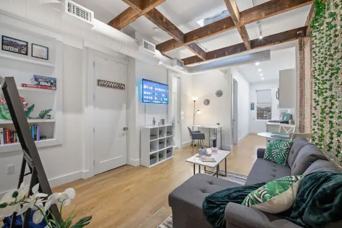 Chic City Center Oasis Near NYC – 3 beds, 1 sofa bed