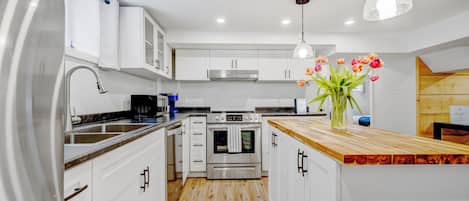 Full Sized Kitchen