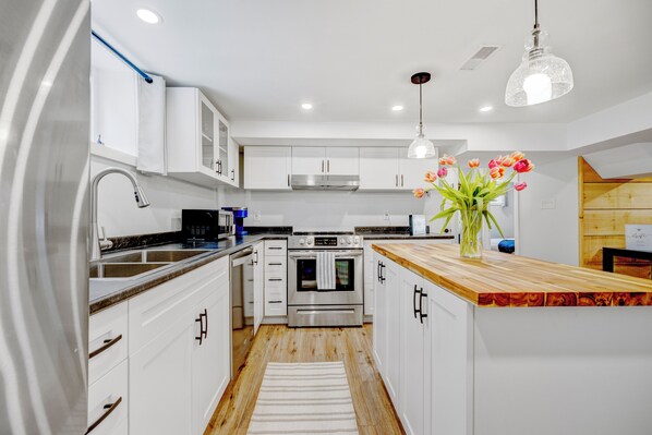 Full Sized Kitchen