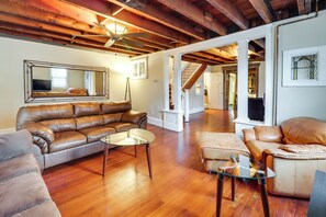 Living Room | Sleeper Sofa | Free WiFi | 1st Floor