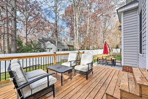 Deck | Seating