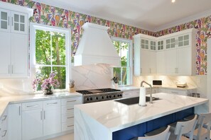 Upgraded Kitchen with Stainless Steel Appliances