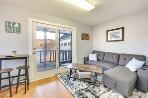 Living Room | Sleeper Sofa | Smart TV