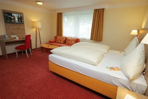 Hotel Restaurant Hirsch ***S, (Heidenheim), LHS 07573-Doppelzimmer - Familienzimmer