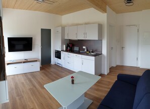 FeWo "Neubau" 3.OG, barrierefrei, 36qm, 1 Schlafzimmer, 1 Wohn-/Schlafbereich max. 3 Personen-Fewo 3.OG/2.DG