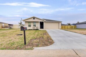 Property Exterior | Driveway (2 Vehicles) | Street Parking