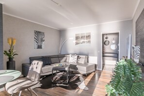 Blick vom Esszimmer zum Sofa