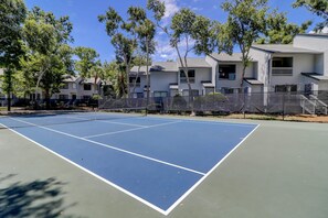 Tennis Courts in Treetops