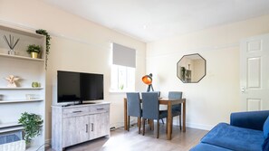 Living Room / Lounge