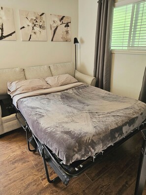 Double size pull out sofa bed