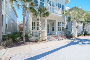 This Coastal Florida Cottage is calling your name.