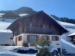 Building, Sky, Snow, Plant, Property, Window, House, Tree, Slope, Cottage