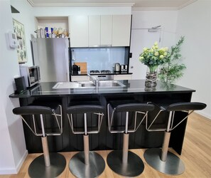 Contemporary kitchen - fully equipped
