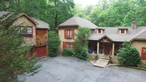 Fabulous property....less than 2 miles from Main St. in Blue Ridge Mountains