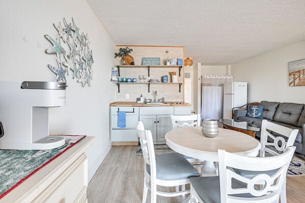 Myrtle Beach Vacation Rental | Studio | 1BA | 400 Sq Ft | Step-Free Access