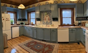 Wonderful new country kitchen