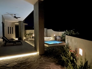 Private front yard with jacuzzi, and fireplace