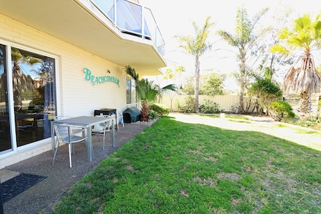 large fenced yard unit 1
