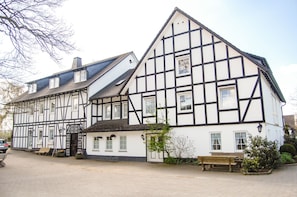 Außenansicht Altes Bauernhaus