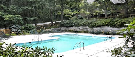 Laurelwood pool