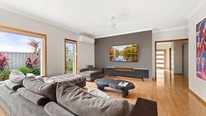 Living Area 1 : with Wi-Fi, smart TV and air conditioning unit