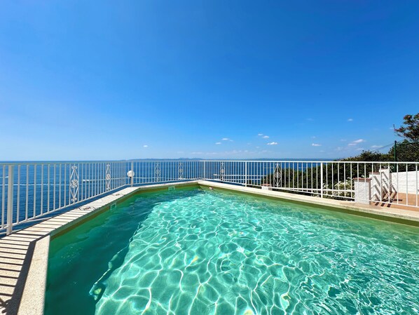 Community pool (1)