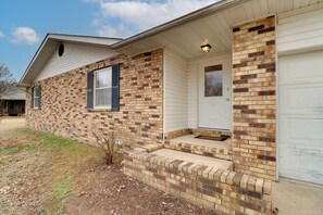 Property Exterior | Driveway Parking (4 Vehicles) | Trailer Parking