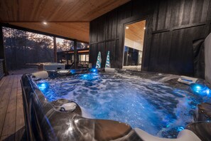 8-person hot tub!