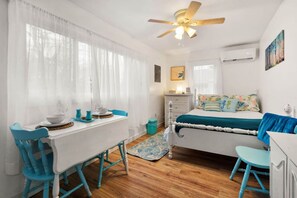 Second Room with a queen bed