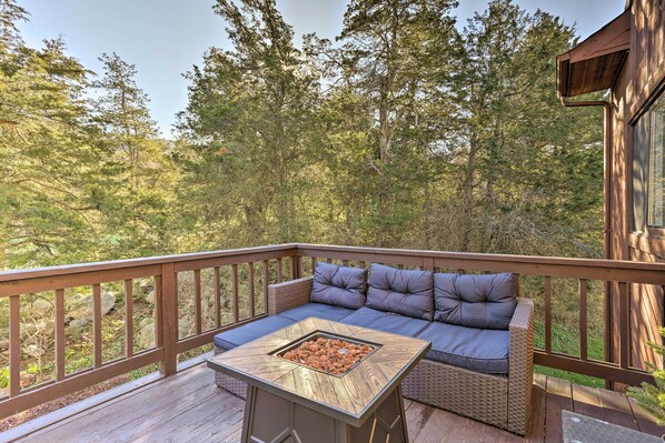 Vernon Township Vacation Rental | 3BR | 2BA | Stairs Required | 1,300 Sq Ft