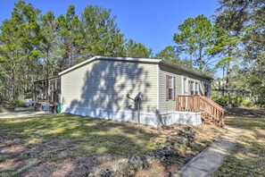 Home Exterior | Outdoor Oasis | Free WiFi | 2 Mi to Keaton Beach Boat Launch