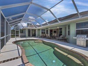 Screened-in pool overlooking the Rotonda Waterway! 