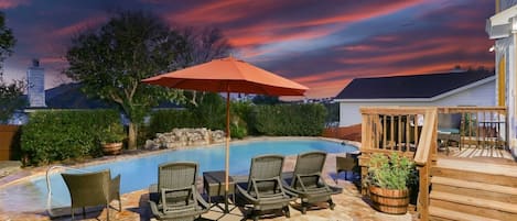 Pour a glass of wine and unwind under the stars as you lounge on the fabulous, luxurious pool deck.