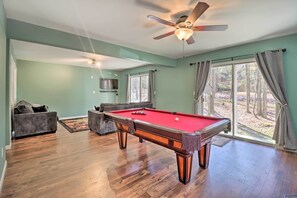 Ground-Floor Living Room | Free WiFi | Towels & Linens