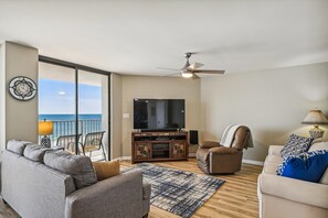 Gulf Front Living Area with Sleeper Sofa