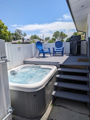 Bain à remous extérieur