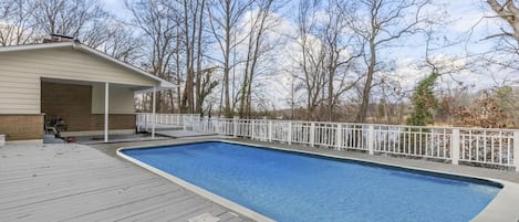 Pool closed in winter and virtually staged because it was closed during pic. 