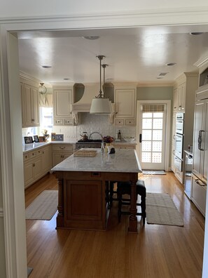 Kitchen island
